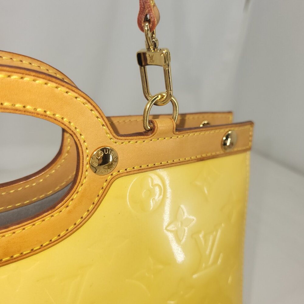 LOUIS VUITTON "Vernis Roxbury Drive Perle" Bag - LV Embossed Monogram *COA - Picture 5 of 16